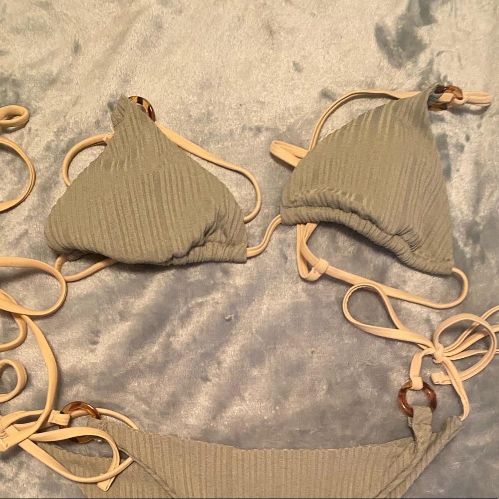 String bikini - Picture 2 of 2